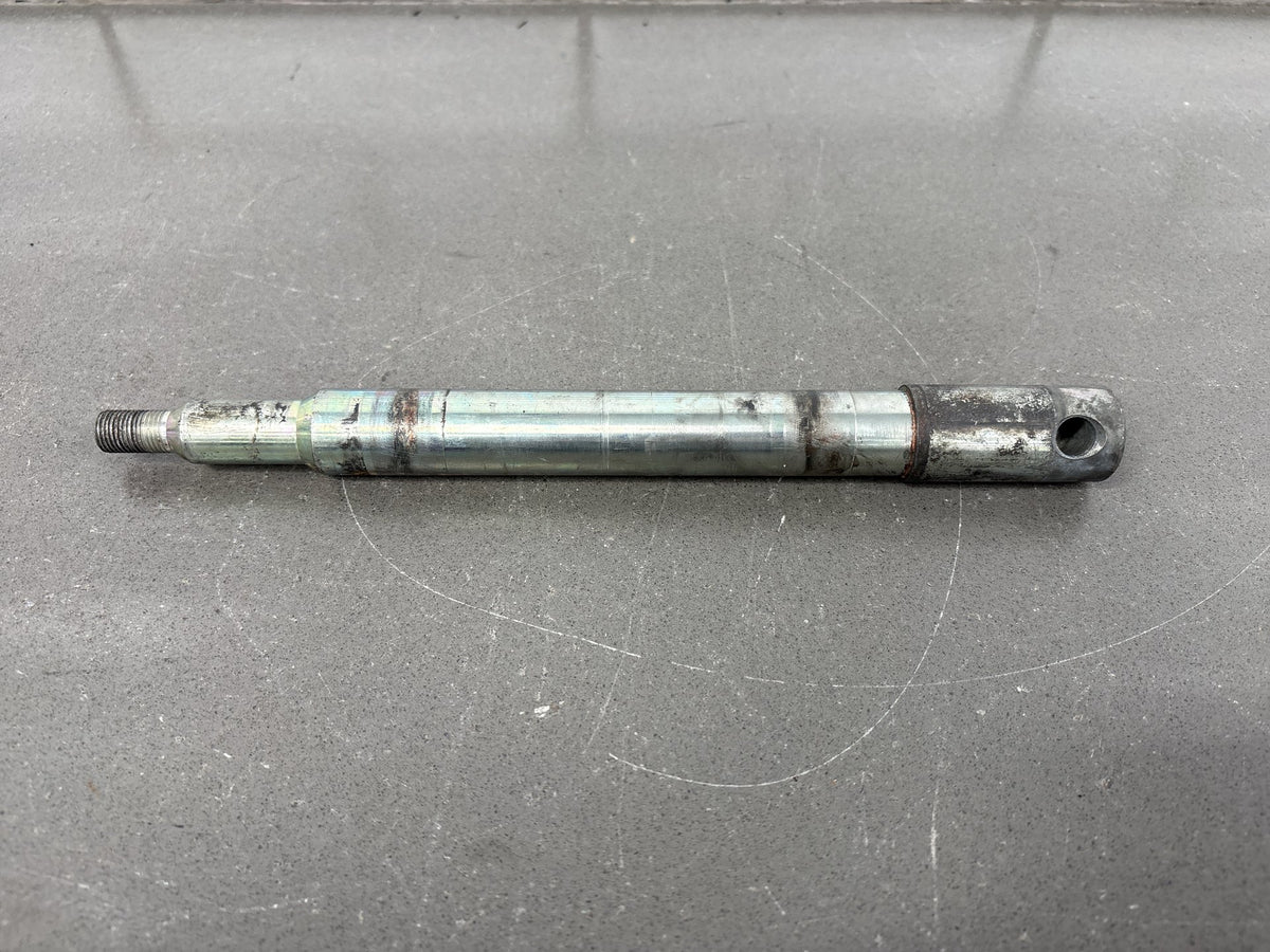 06-07 Dyna Super Glide Street Bob Low Rider Harley Front Axle 40928-06