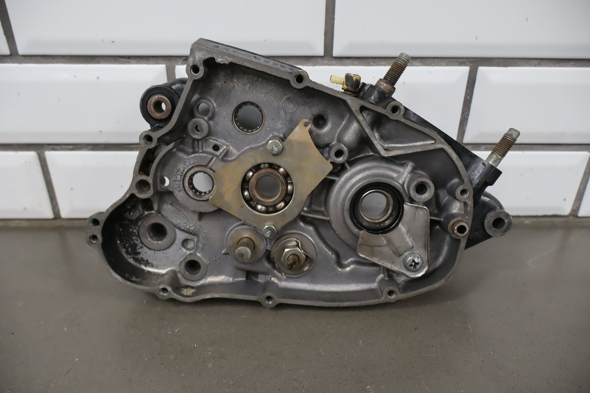 77-81 Yamaha YZ100 78-80 YZ125 Right Crankcase OEM 2W5-15111-00-00