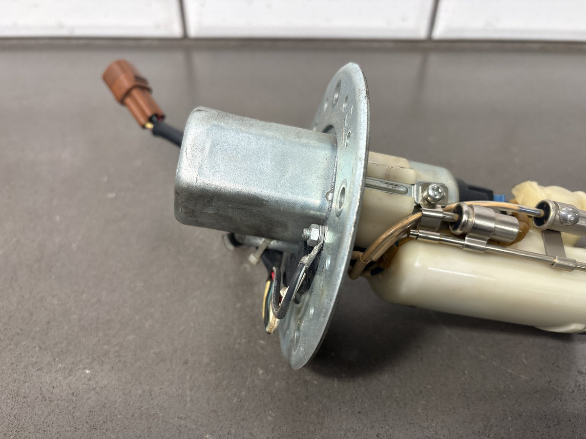 05-07 Suzuki SV650 SV650S Fuel Pump Assembly OEM 15100-16G00