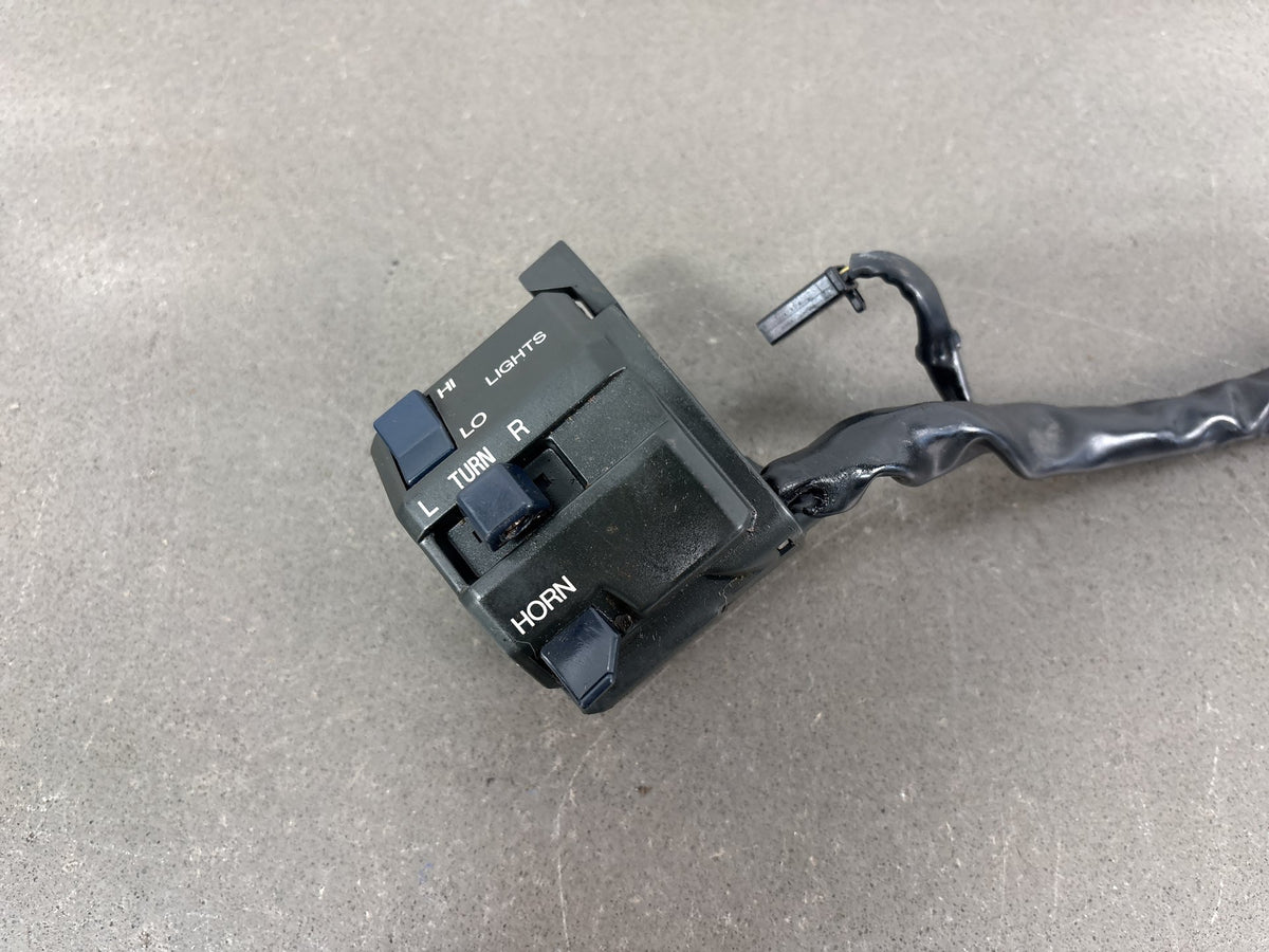1990-1993 Kawasaki Ninja ZX-11 ZX1100C Left Handlebar Switch Housing 46091-1533