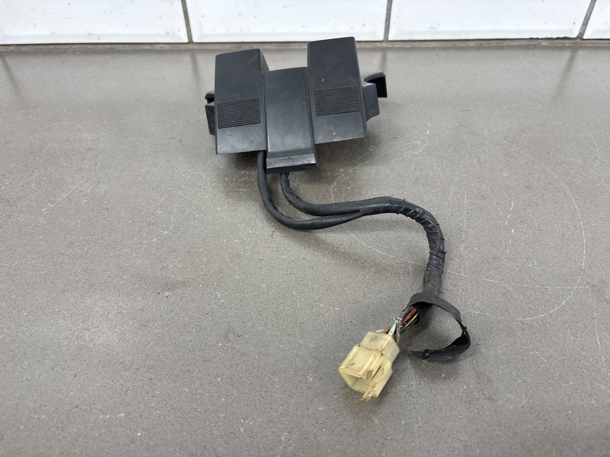 1983 Kawasaki GPZ750 ZX750A Indicator Light Panel Dash Housing OEM