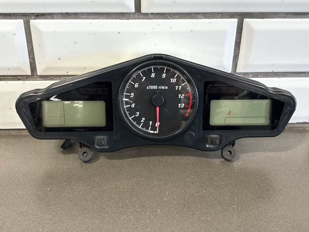 2002 Honda VFR800 Interceptor Gauge Cluster Speedometer Tachometer OEM