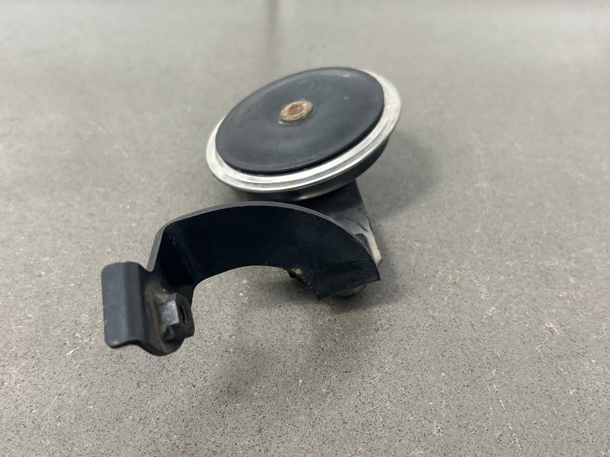 03-09 Suzuki SV650 SV650S Horn OEM 38500-17G00 38500-17G10