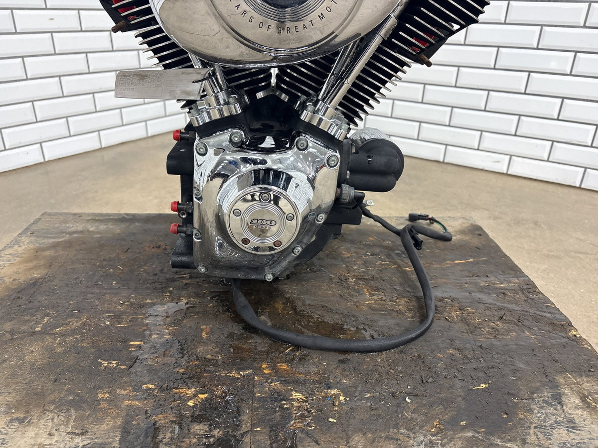 1999-2006 Harley Road King FLHRCI Twin Cam 88 EFI Engine Video/Compression Test