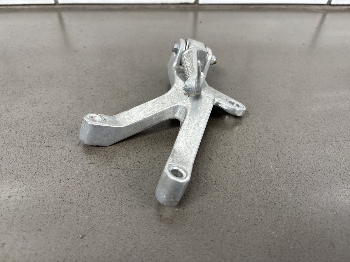 1999-2007 Yamaha YZF600R Pair Rear Passenger Foot Pegs w/ Brackets Silver OEM