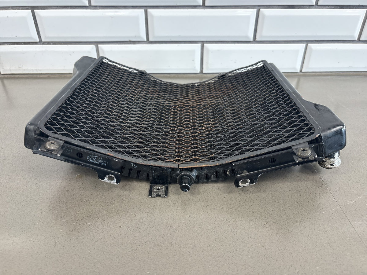 1990-1993 Kawasaki Ninja ZX-11 ZX1100C Radiator OEM 39060-1094