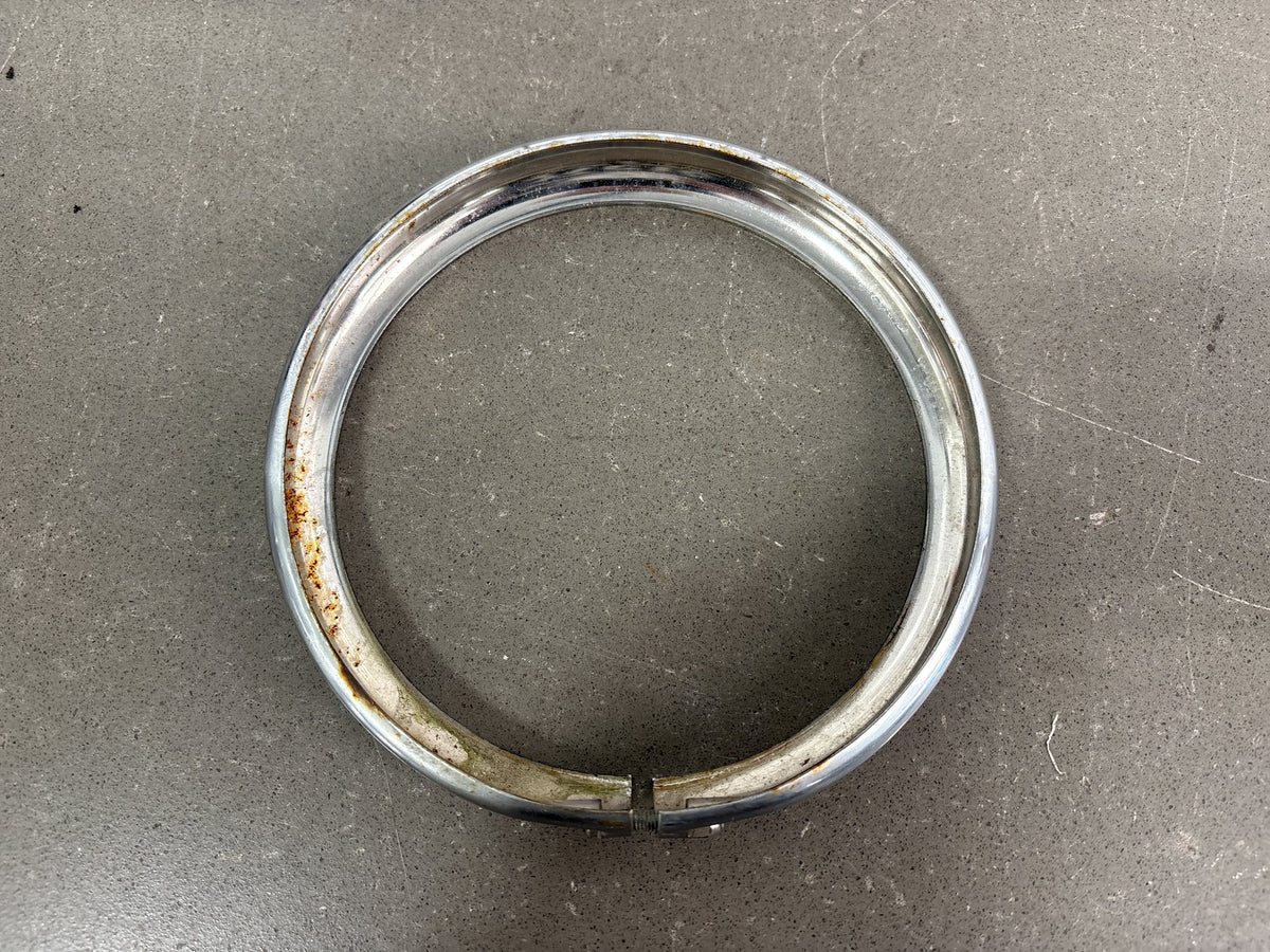 06-07 Dyna Super Glide Low Rider Wide Glide Harley Headlight Trim Ring 67790-93