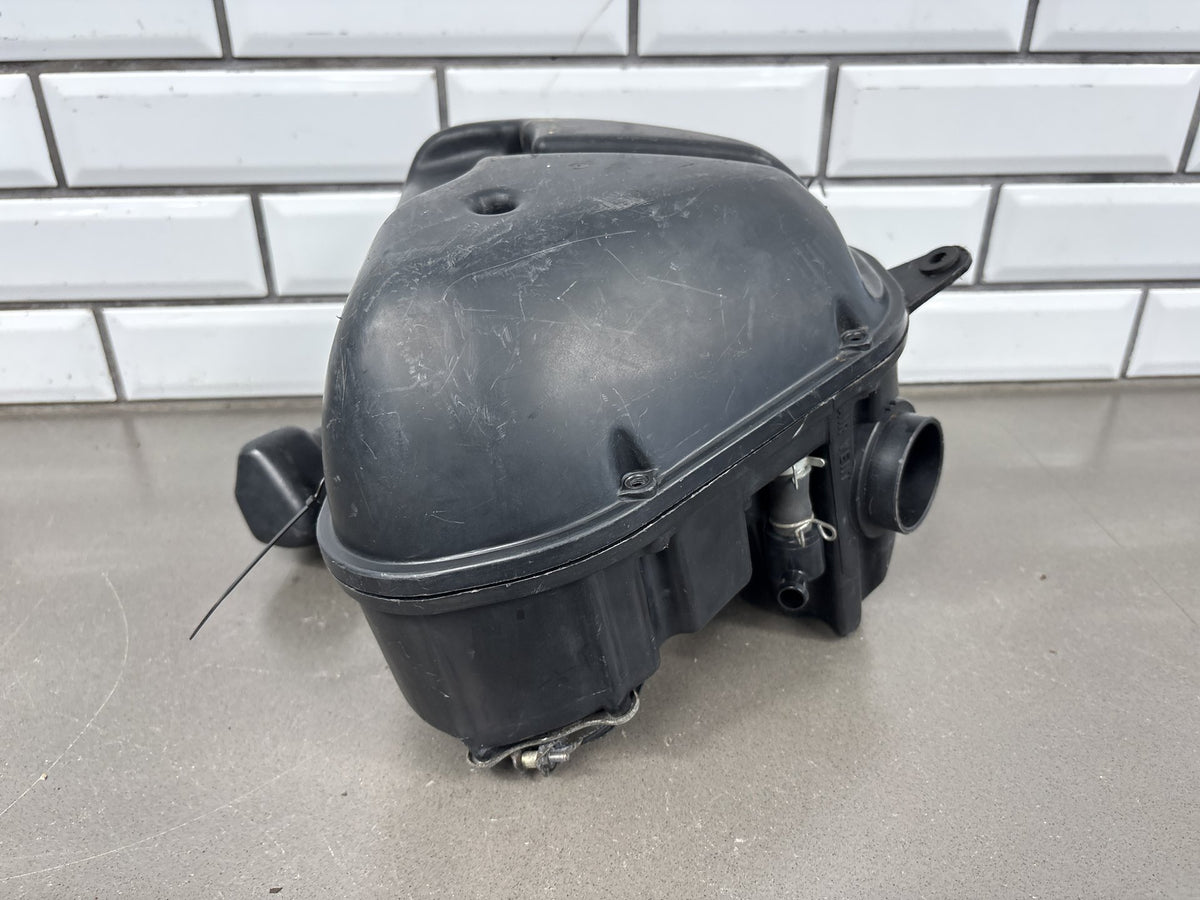 1999-2002 Yamaha YZF-R6 Airbox Air Box Intake Housing OEM