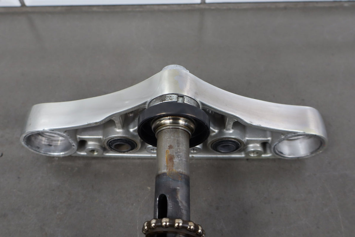 2001-04 Suzuki VL800 Volusia Triple Tree Stem OEM 51410-41F20