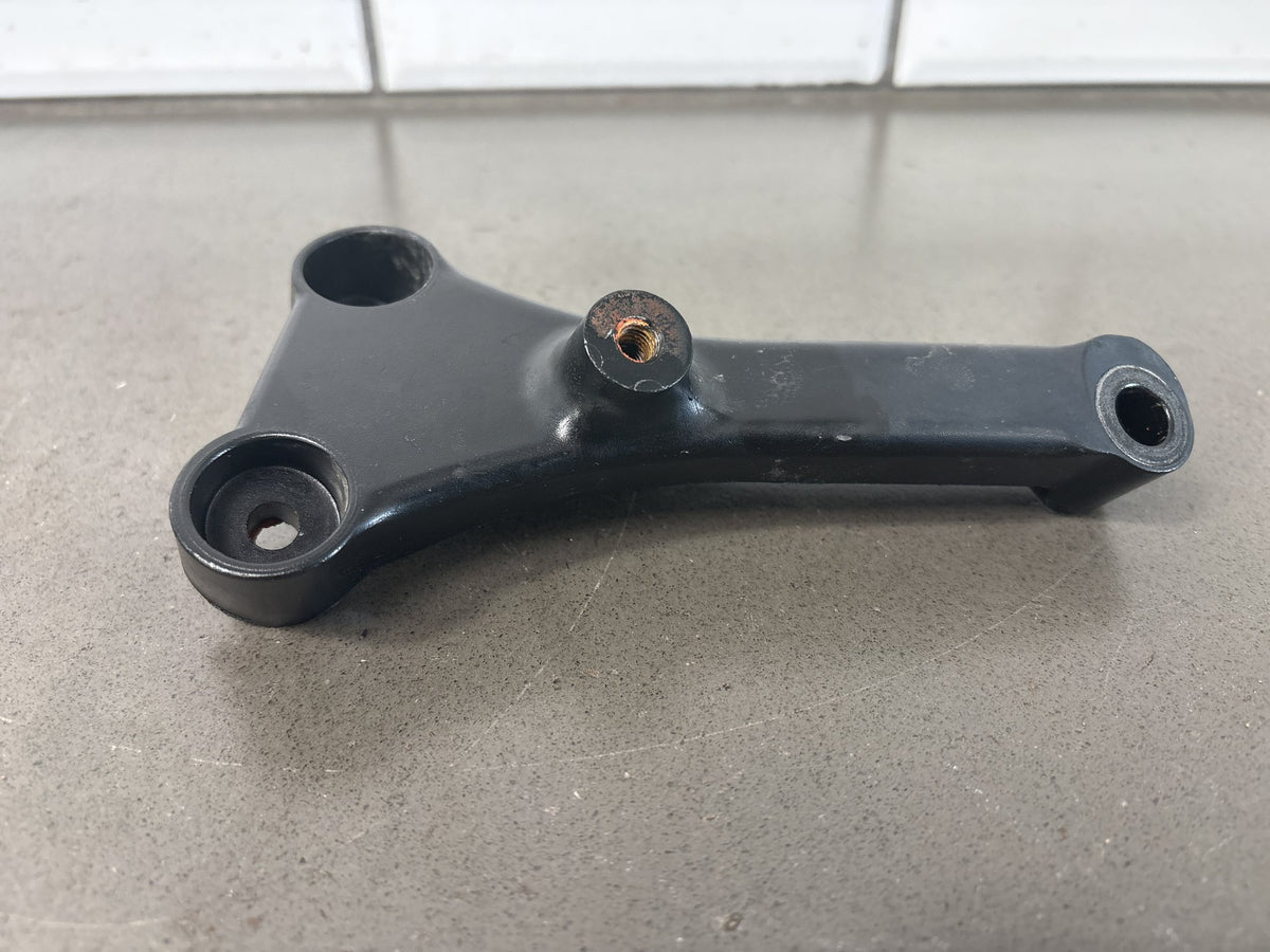 2010-2014 Kawasaki Concours 14 ZG1400 Engine Mount Brackets 32190-0424/0425