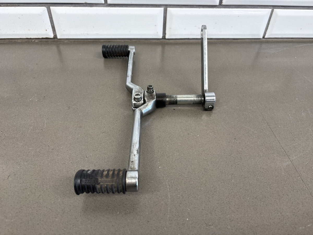 1999-2006 Harley Road King FLHR FLHRI FLHRCI FLHRS Shift Lever OEM 33895-82D