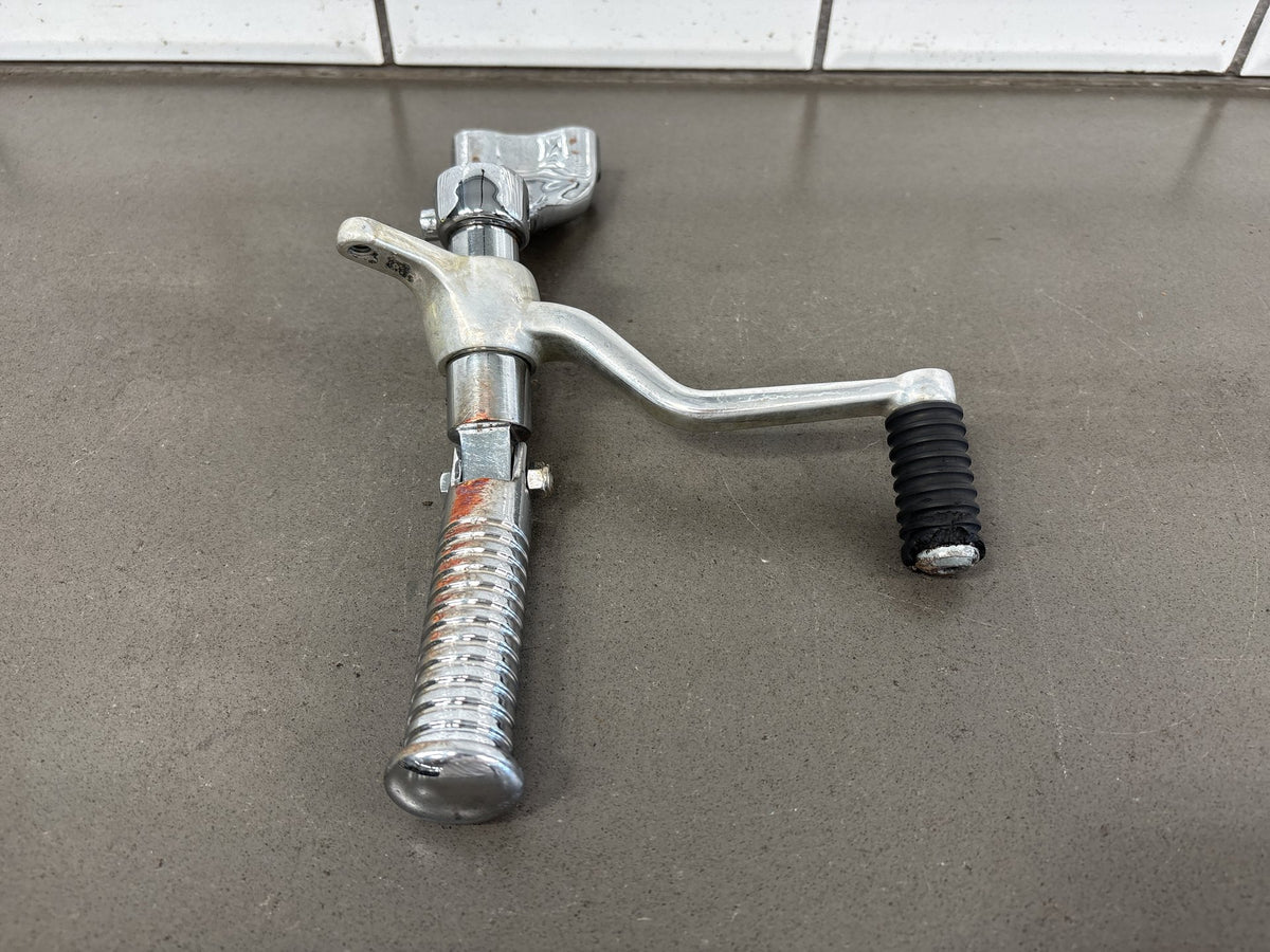 04-13 Harley Davidson Sportster XL 1200 883 Foot Peg Forward Controls Left/Right