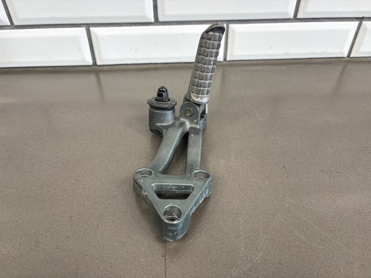 1990-1993 Kawasaki ZX-11 ZX1100C Passenger Pegs Brackets Pair OEM 35011-1521