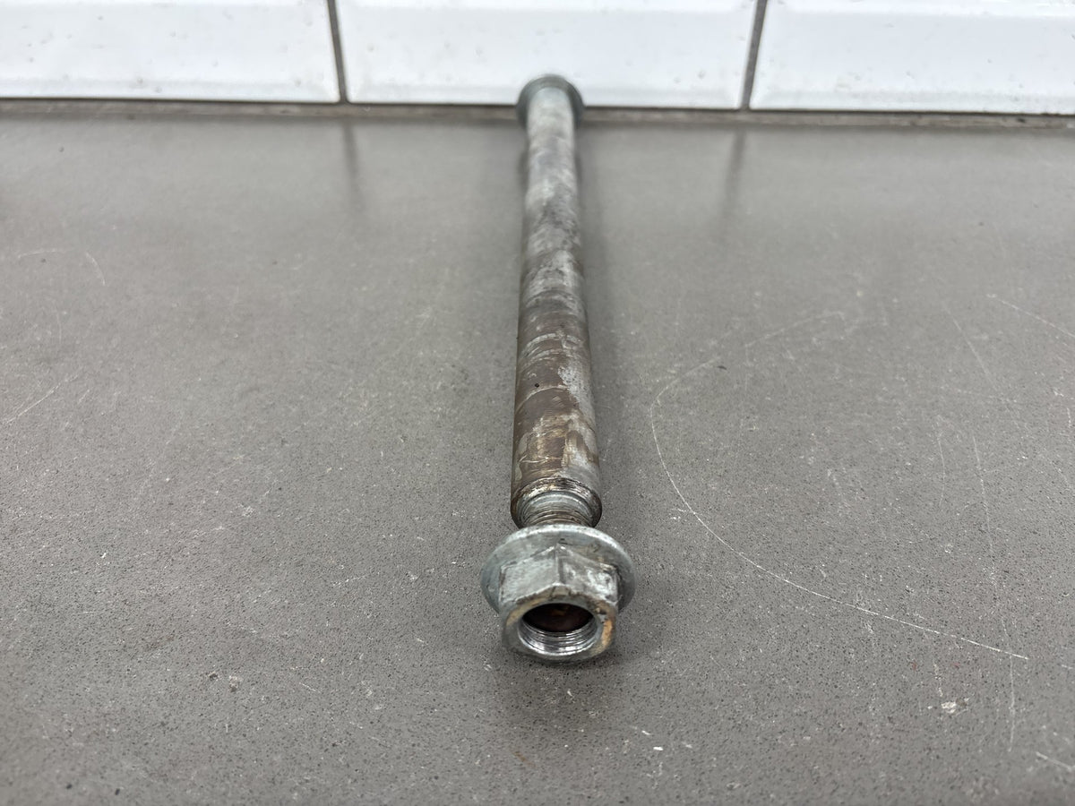06-07 Dyna Super Glide Street Bob Wide Glide Harley Rear Axle 41114-06