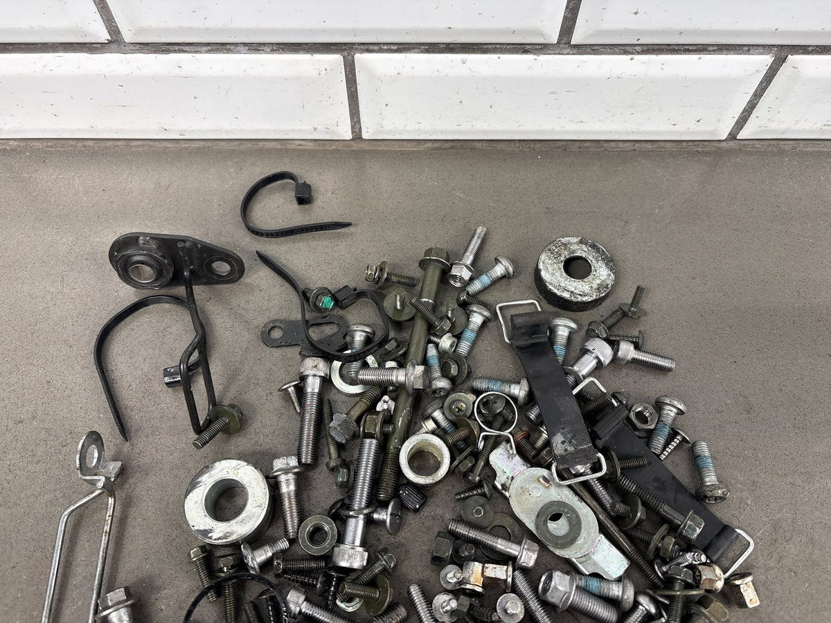 1999-2007 Yamaha YZF600R Hardware Lot
