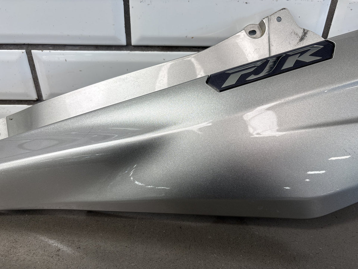 2006-2011 Yamaha FJR1300 Right Side Cover Panel Silver OEM 3P6-21721-00-P0