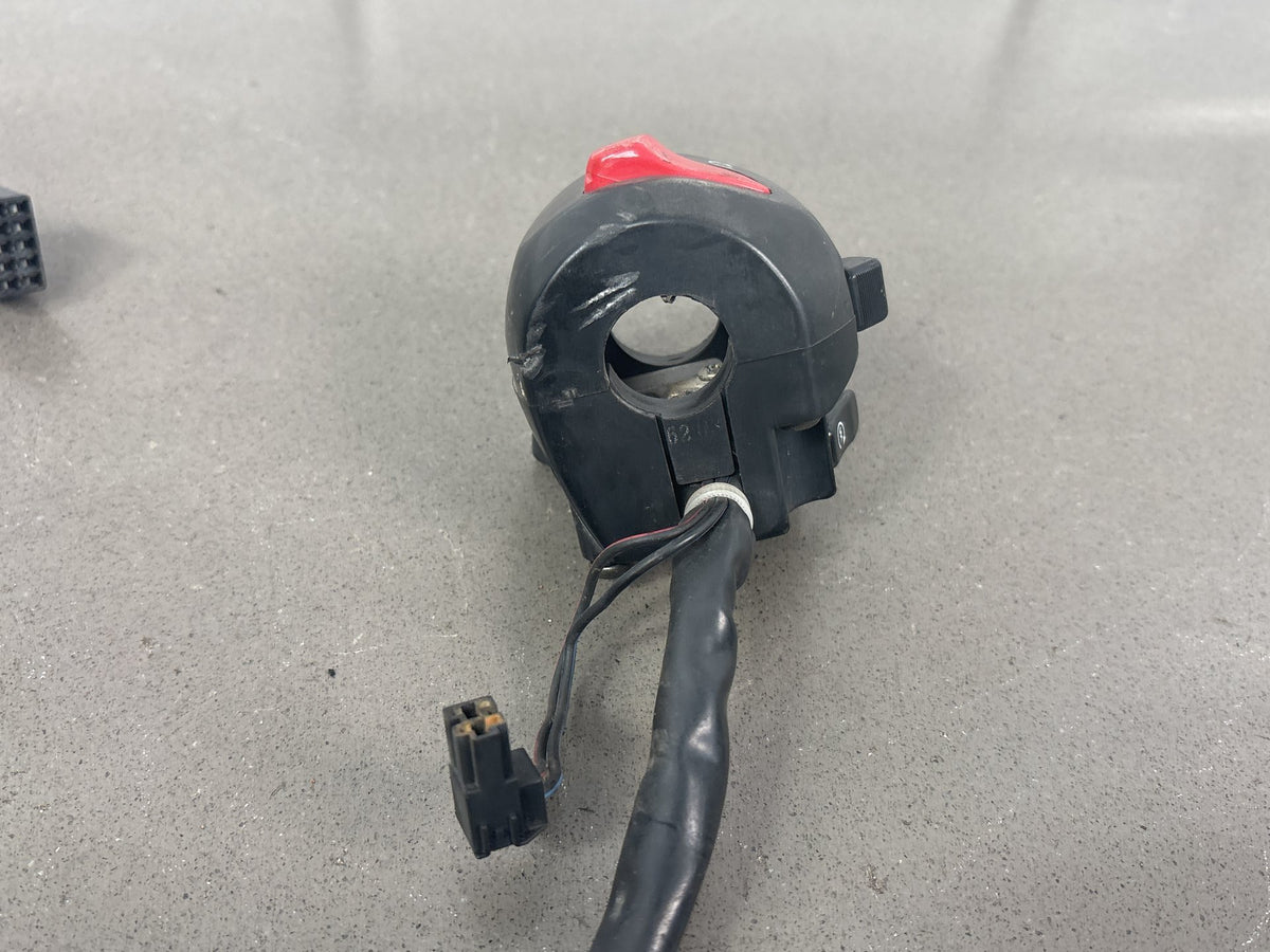03-09 Suzuki SV650 Right Handlebar Switch Housing OEM 37200-17G10 37200-17G50