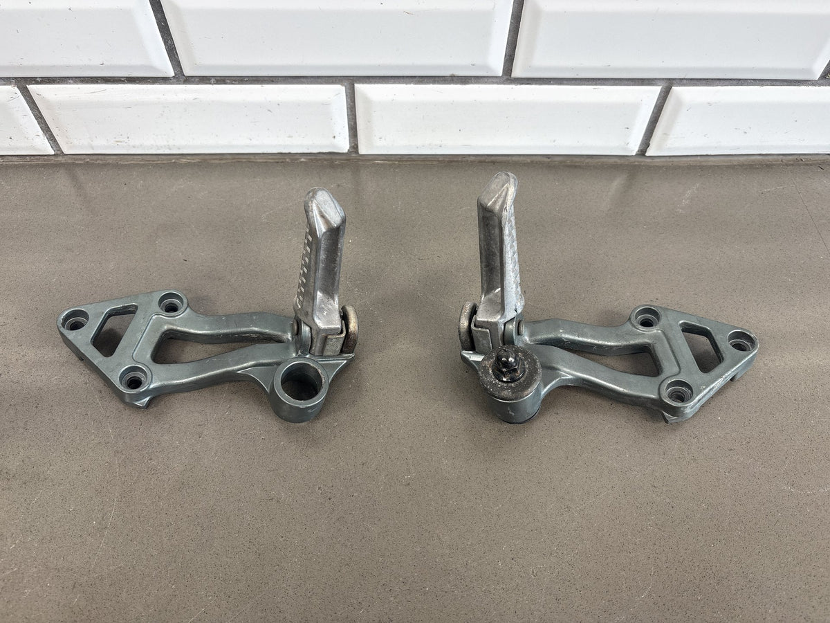 1990-1993 Kawasaki ZX-11 ZX1100C Passenger Pegs Brackets Pair OEM 35011-1521