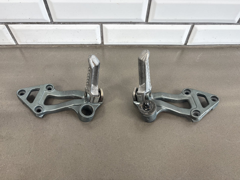1990-1993 Kawasaki ZX-11 ZX1100C Passenger Pegs Brackets Pair OEM 35011-1521