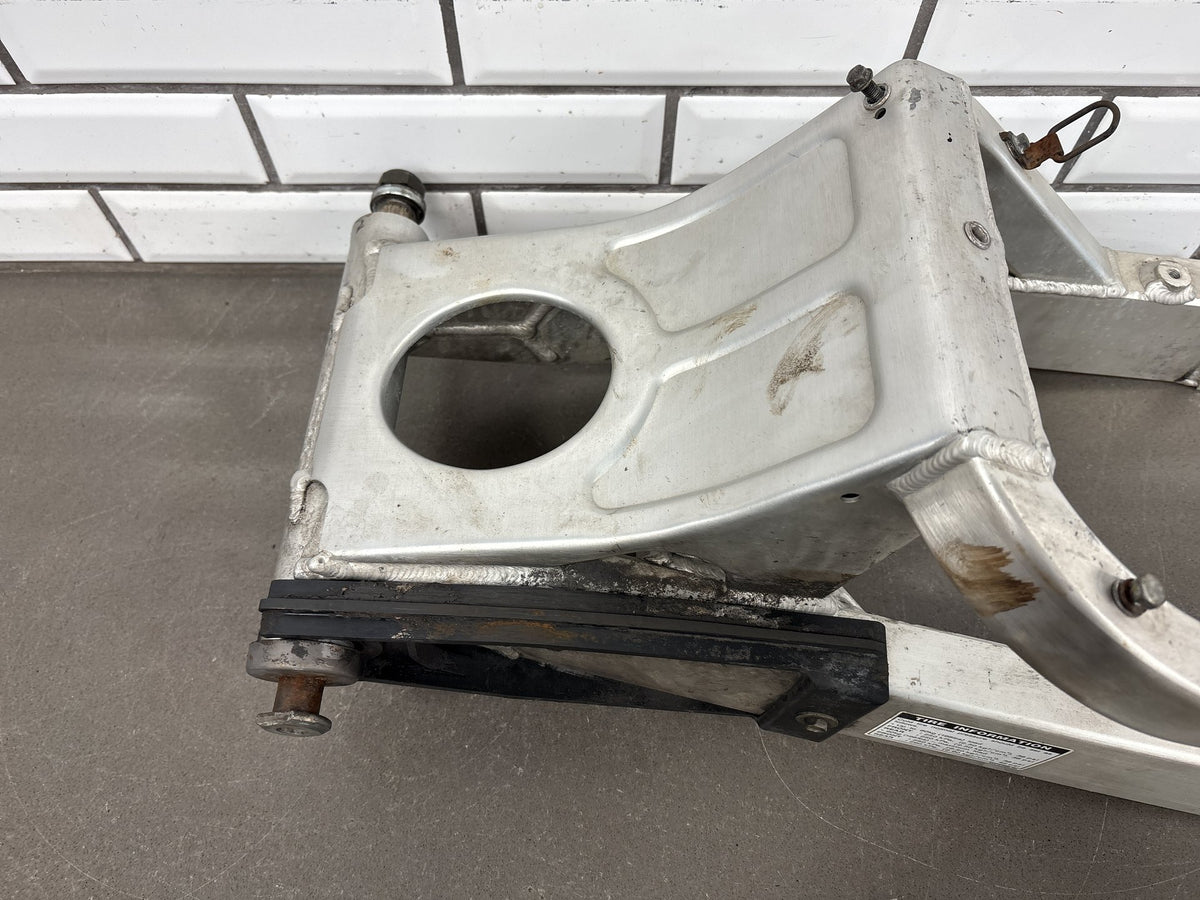 1999-2000 Yamaha YZF-R6 Rear Swingarm Swing Arm OEM