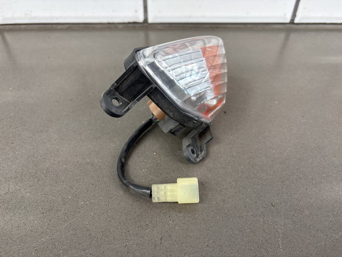 2006-2011 Yamaha FJR1300 Front Turn Signals Pair Left Right OEM 3P6-83310-00-00
