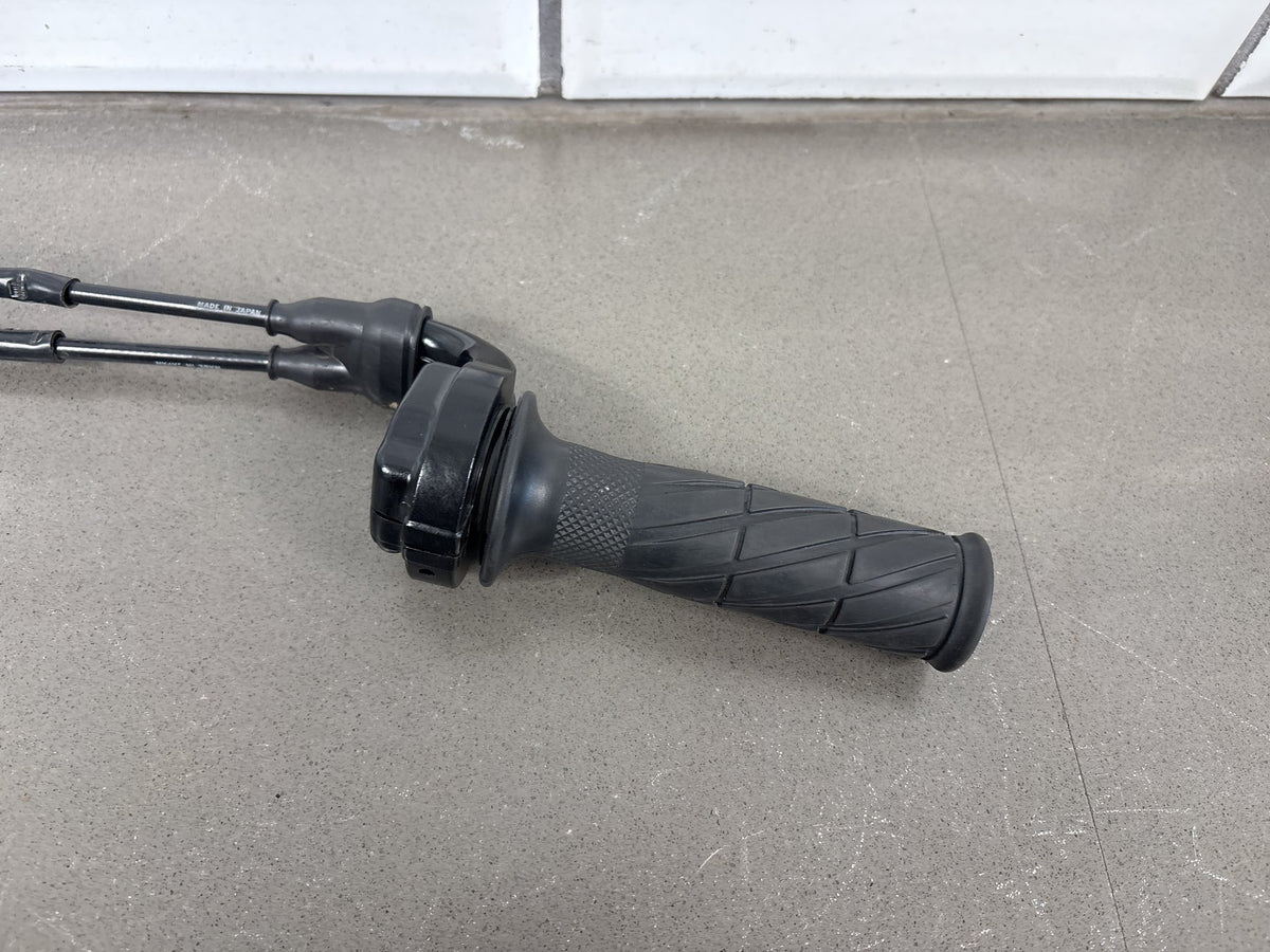 1999-2007 Yamaha YZF600R Throttle Tube Grip Housing with Throttle Cables OEM