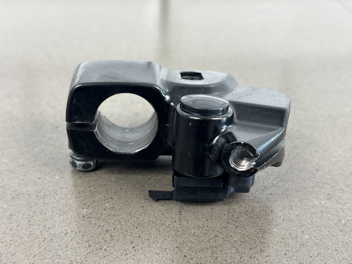 1999-2007 Yamaha YZF600R Clutch Lever Perch Holder OEM 29L-82911-01-00