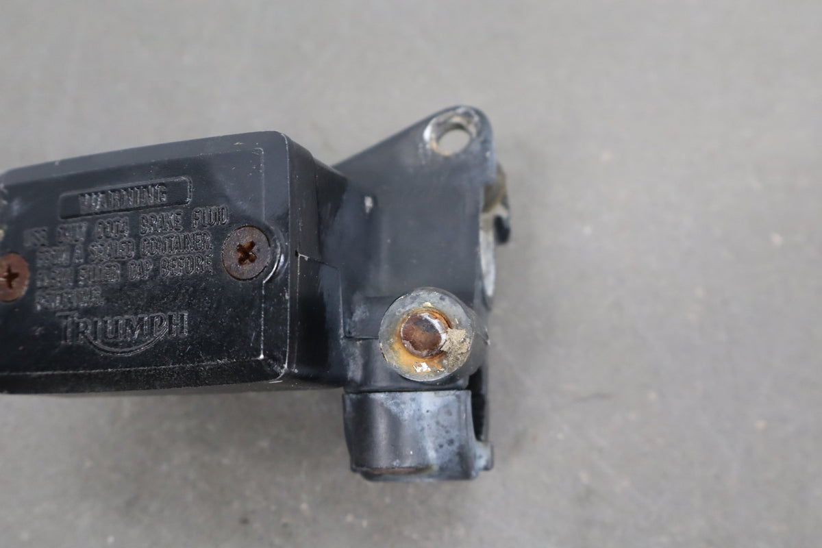 2000 Triumph Tiger 900 T709 Front Brake Master OEM