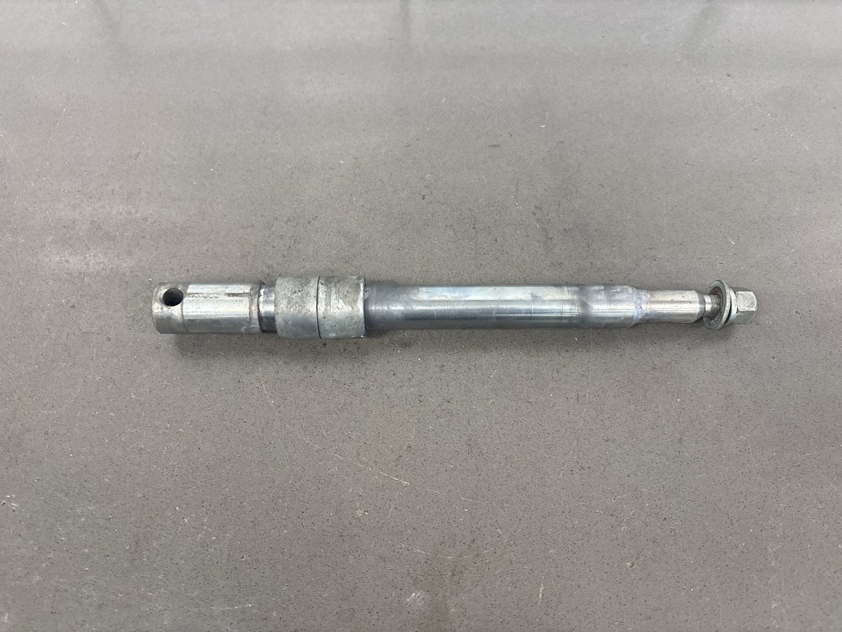 00-06 Harley Road King FLHR FLHRI FLHRCI FLHRS Front Axle Silver OEM 43364-00