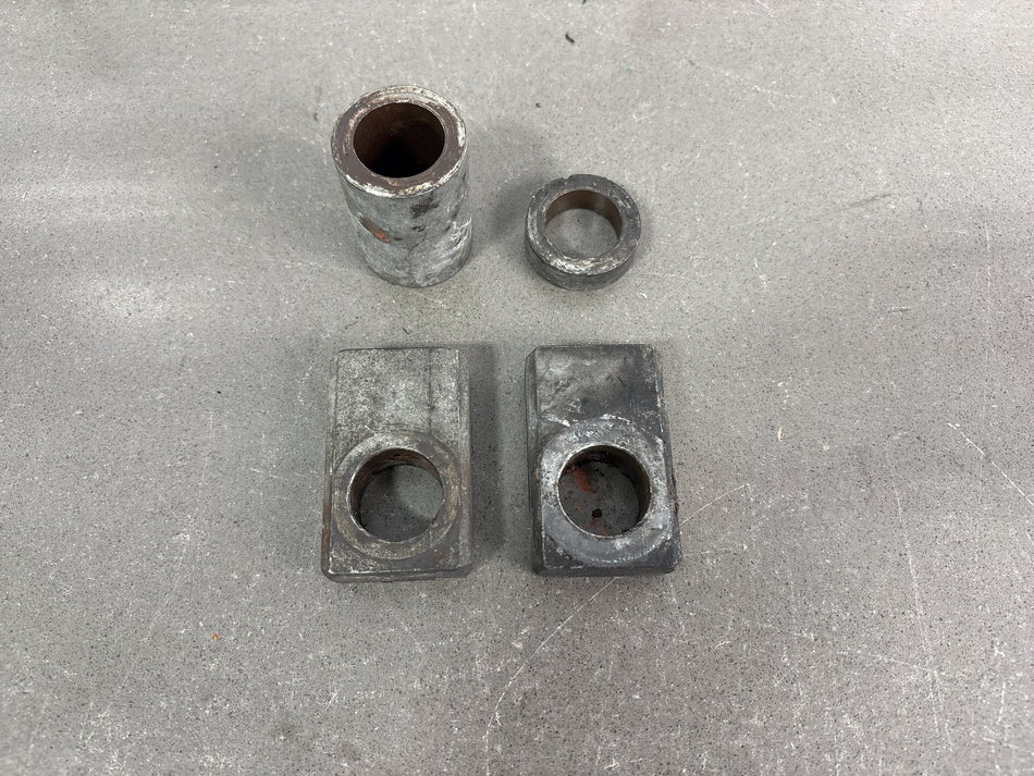 06-07 Harley Dyna FXD FXDB FXDC FXDL FXDWG Rear Axle Spacers Adjuster Blocks OEM